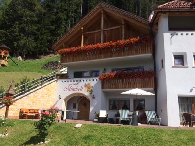 Apartments Mirabell Livinallongo Del Col Di Lana Εξωτερικό φωτογραφία