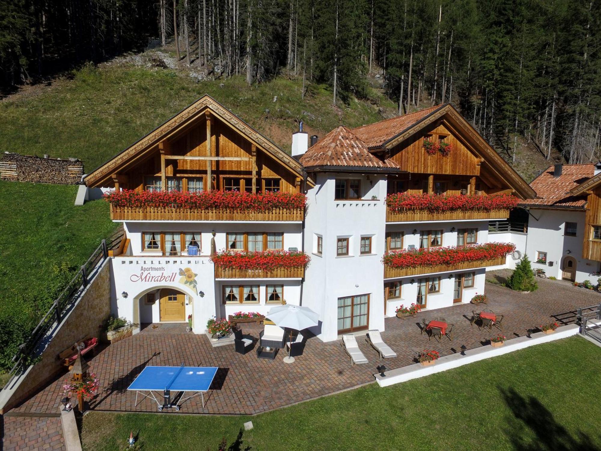 Apartments Mirabell Livinallongo Del Col Di Lana Εξωτερικό φωτογραφία
